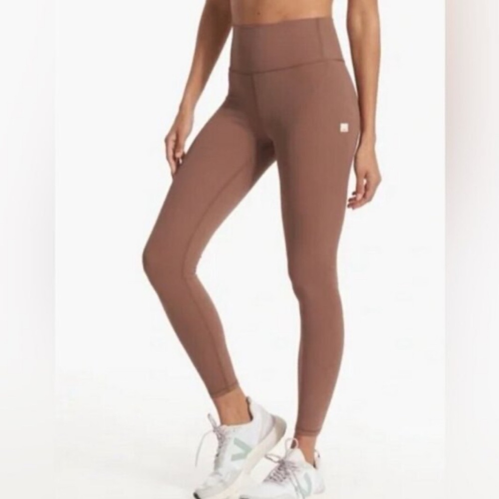 Vuori Women's Leggings in Brown